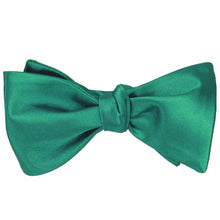 Load image into Gallery viewer, A jade solid color self-tie bow tie, tied