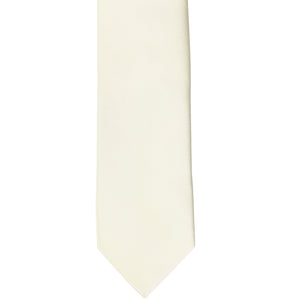 Front view on a ivory solid tie in a slim width