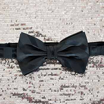 Should You Wear A Tie Or Bow Tie For Prom?