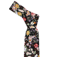 Load image into Gallery viewer, Black floral pattern necktie knot