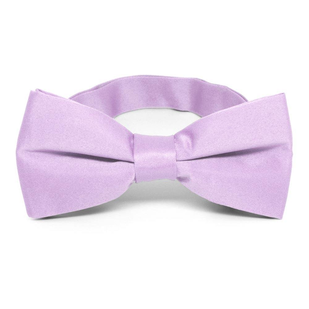 A light purple bow tie with a pre-tied band collar