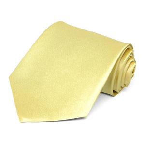 Solid color necktie in light yellow