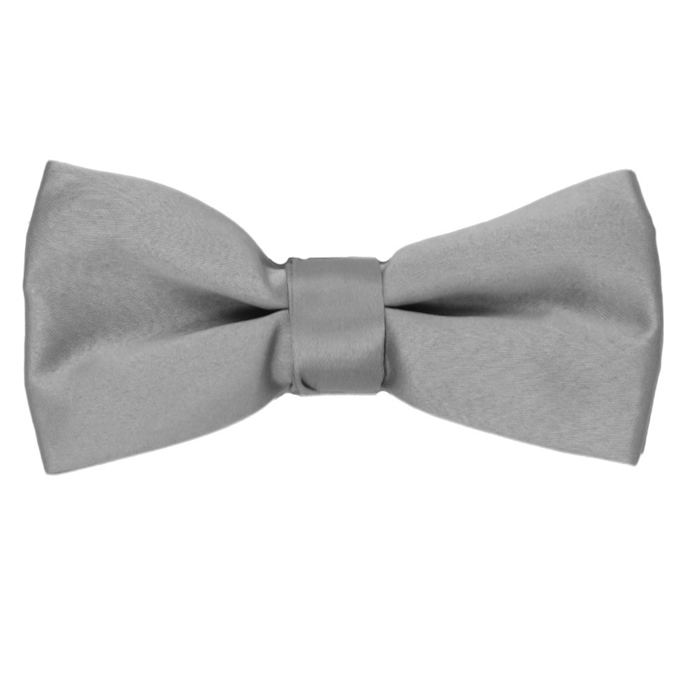 Light gray pre-tied bow tie, front view