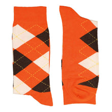 Load image into Gallery viewer, Pair of men&#39;s orange and brown argyle socks