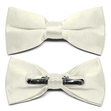 Load image into Gallery viewer, Pearl Clip-On Bow Tie